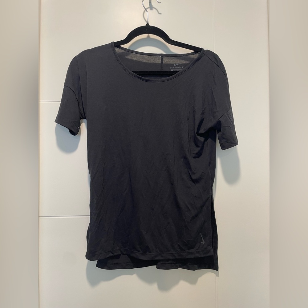 🔥3 for $15🔥 Nike workout 1/4 sleeve black top. Size XS
